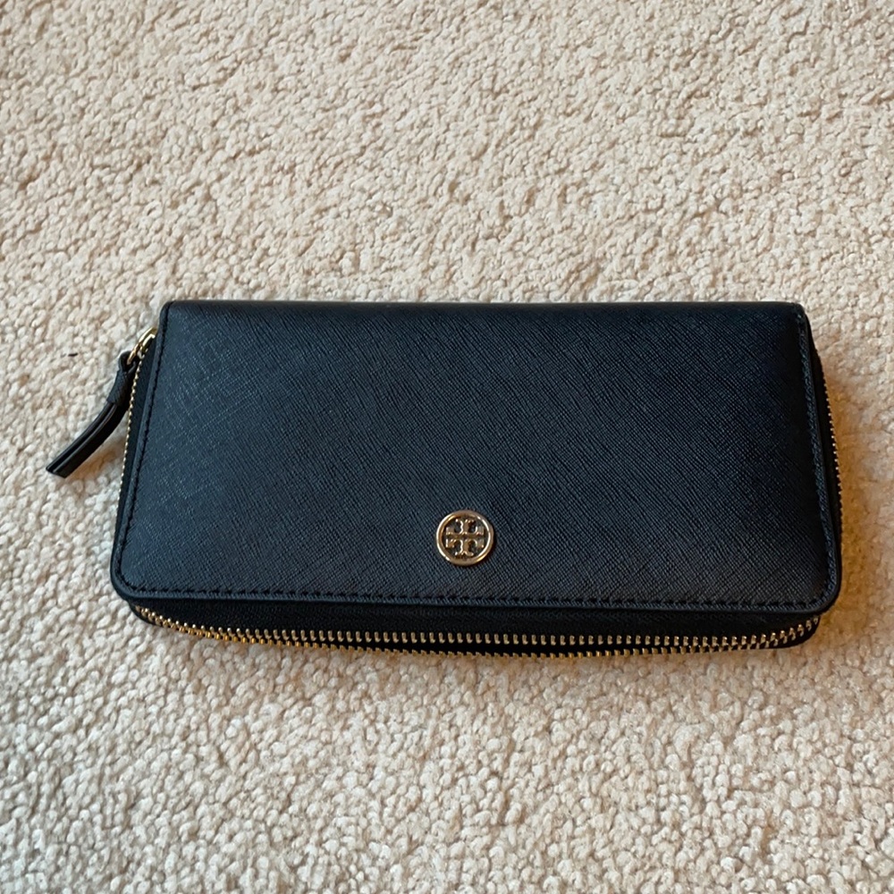 Tory Burch Wallet Black Excellent cond Hardly used